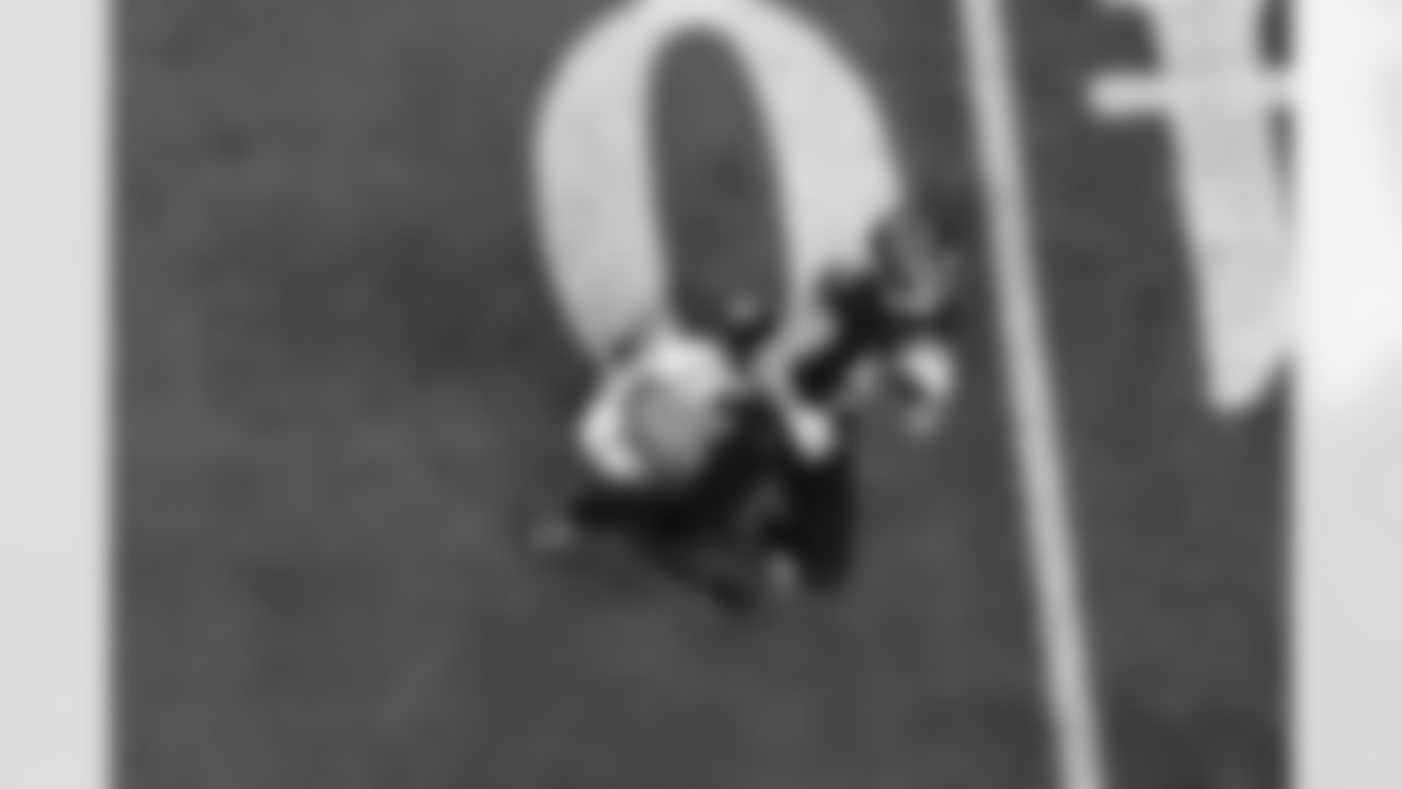 Atlanta Falcons wide receiver Drake London #5 makes a catch during the Week 18 Game against the New Orleans Saints at Mercedes-Benz Stadium in Atlanta, Georgia on Sunday, January 4, 2026. (Photo by Taylor McLaughlin/Atlanta Falcons)