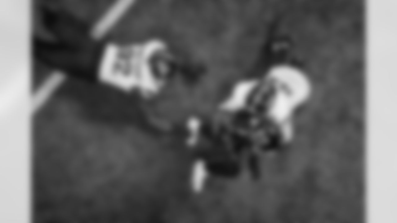 Atlanta Falcons running back Bijan Robinson #7 runs with the ball during the Week 4 Game against the Washington Commanders at Mercedes-Benz Stadium in Atlanta, Ga. on Sunday, September 28, 2025. (Photo by Jay Bendlin/Atlanta Falcons)