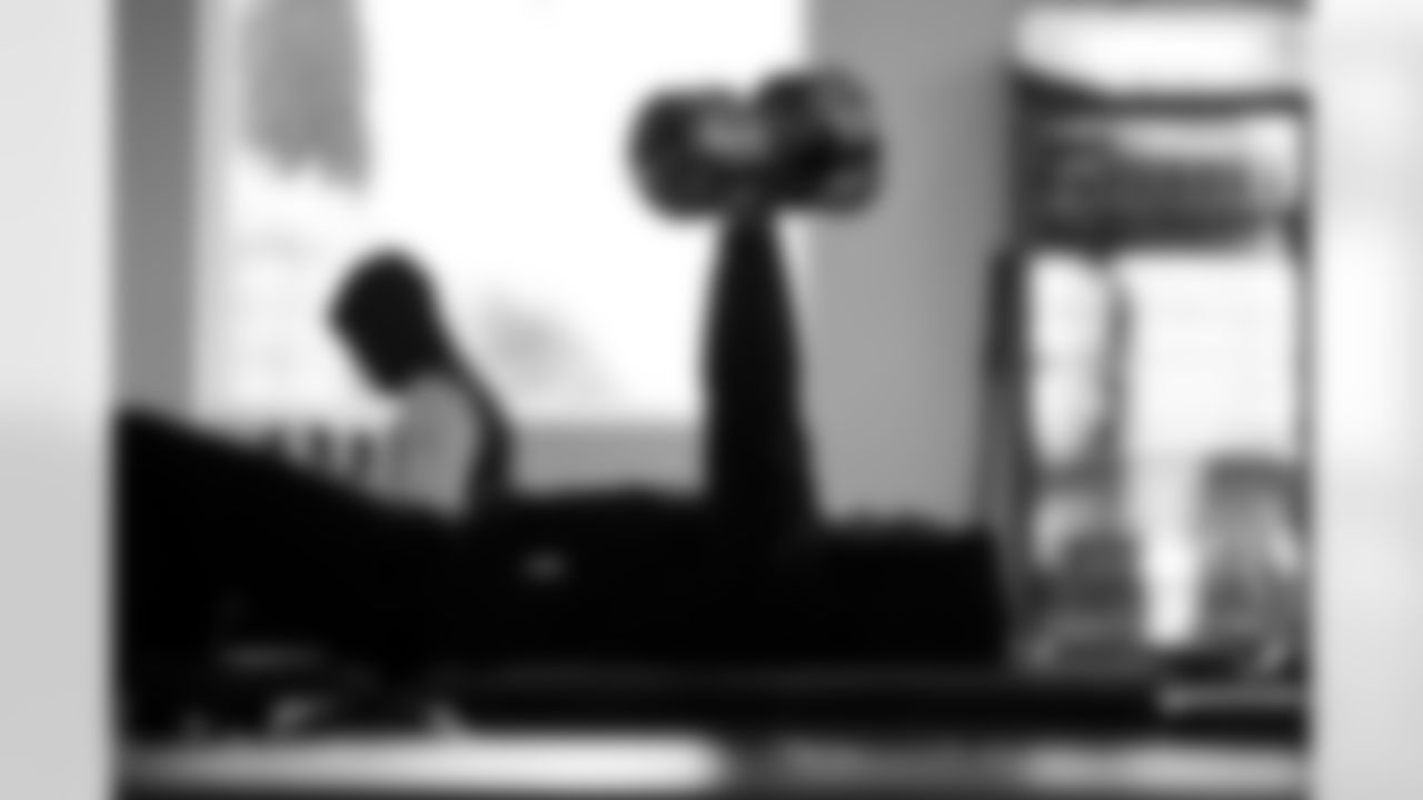 Atlanta Falcons wide receiver Darnell Mooney #1 during team lift at Atlanta Falcons Training Facility in Flowery Branch, Georgia, on Monday, December 8, 2025. (Photo by Taylor McLaughlin/Atlanta Falcons)