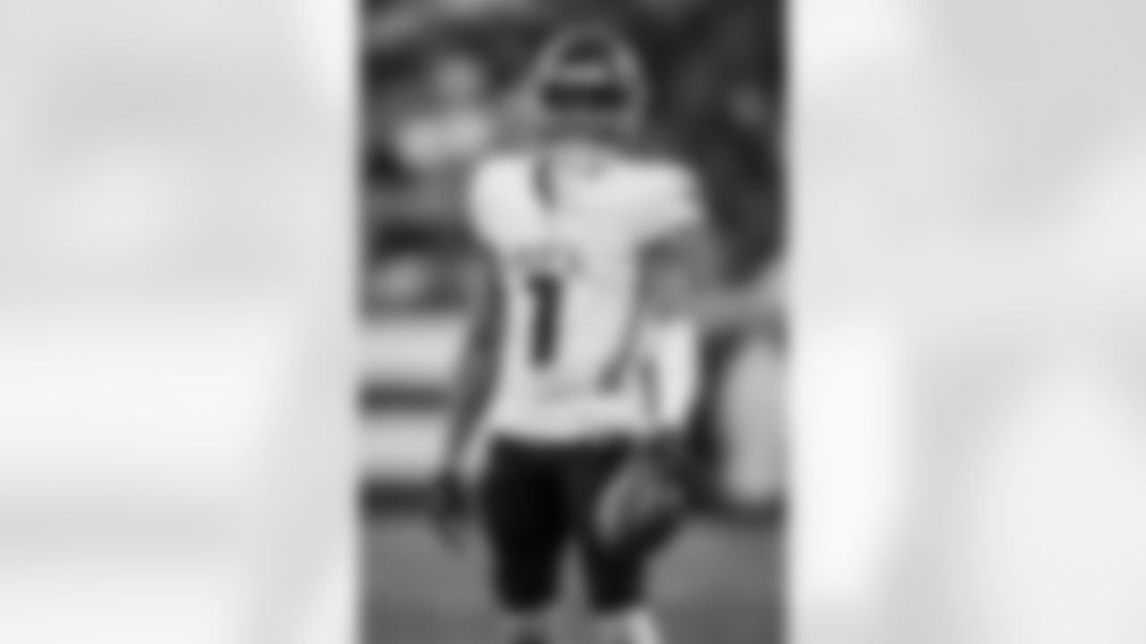 Atlanta Falcons wide receiver Darnell Mooney #1 reacts during the third quarter of the Week 13 Game against the New York Jets at Metlife Stadium in East Rutherford, New Jersey on Sunday, November 30, 2025. (Photo by Taylor McLaughlin/Atlanta Falcons)