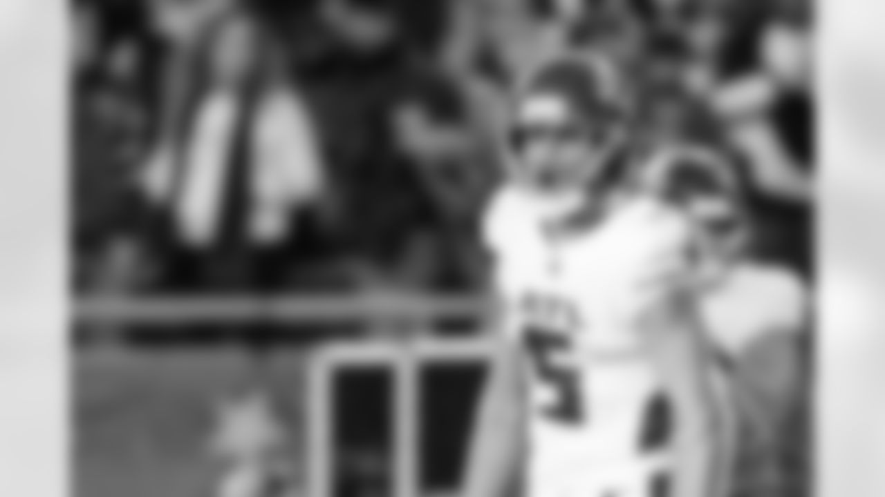 Atlanta Falcons wide receiver Drake London #5 celebrates after getting a first down during the Week 9 Game against the New England Patriots at Gillette Stadium in Foxborough, Massachusetts on Sunday, November 2, 2025. (Photo by Jay Bendlin/Atlanta Falcons)