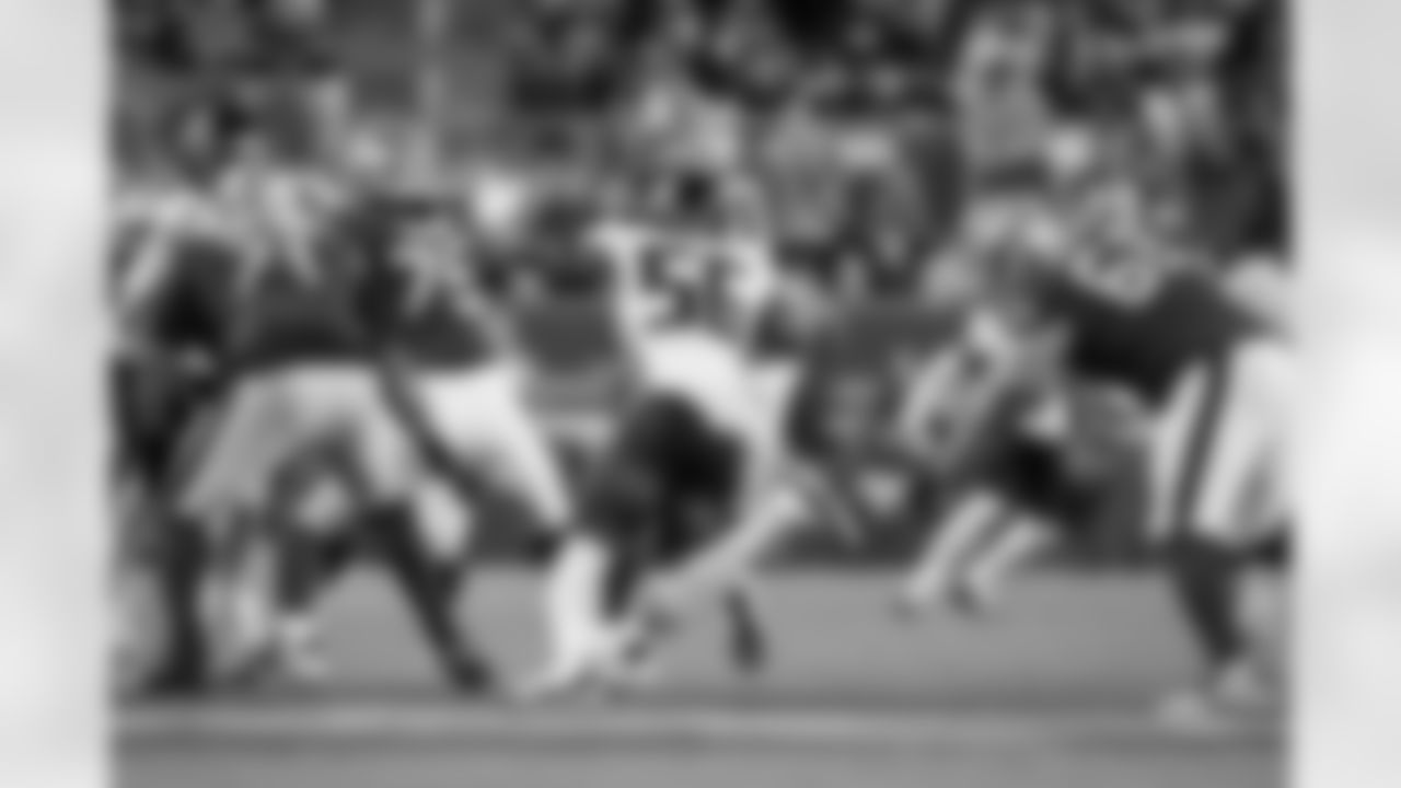 Atlanta Falcons edge rusher Leonard Floyd #56 makes a tackle during the Week 7 Game against the San Francisco 49ers at Levi's Stadium in Santa Clara, California on Sunday, October 19, 2025. (Photo by Taylor McLaughlin/Atlanta Falcons)