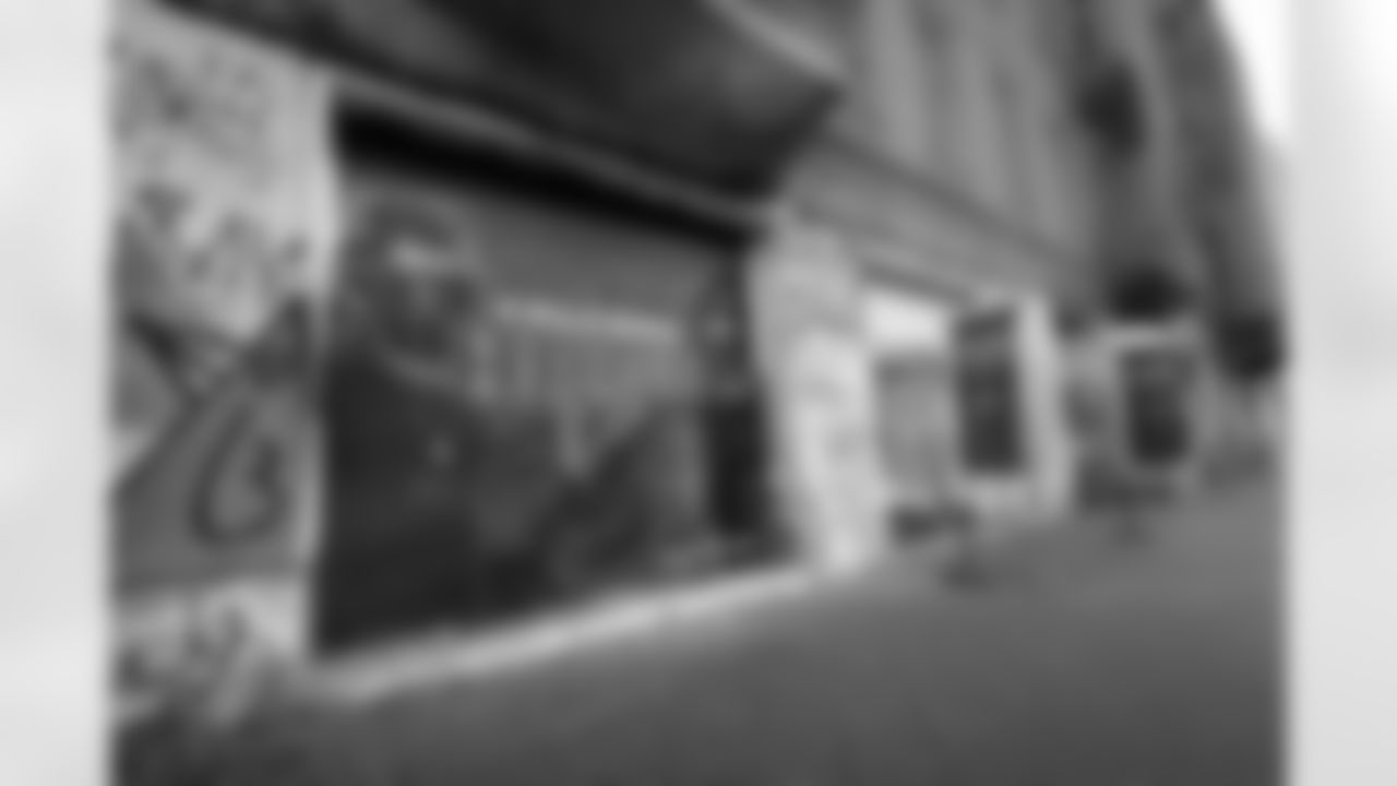 AF_20251108_FalconsHaus_JB107963