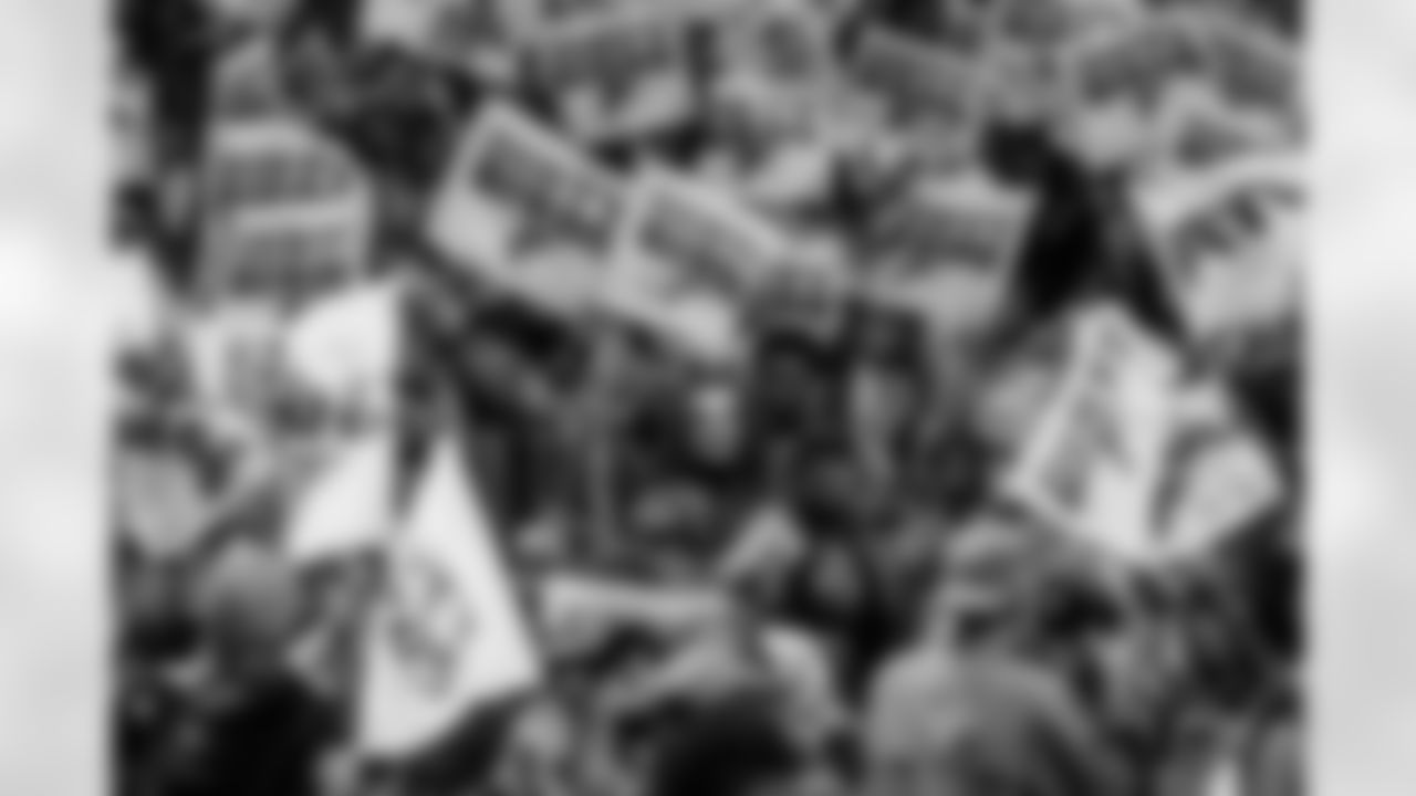 Atlanta Falcons fans cheer during the Week 18 Game against the New Orleans Saints at Mercedes-Benz Stadium in Atlanta, Georgia on Sunday, January 4, 2026. (Photo by AJ Reynolds/Atlanta Falcons)