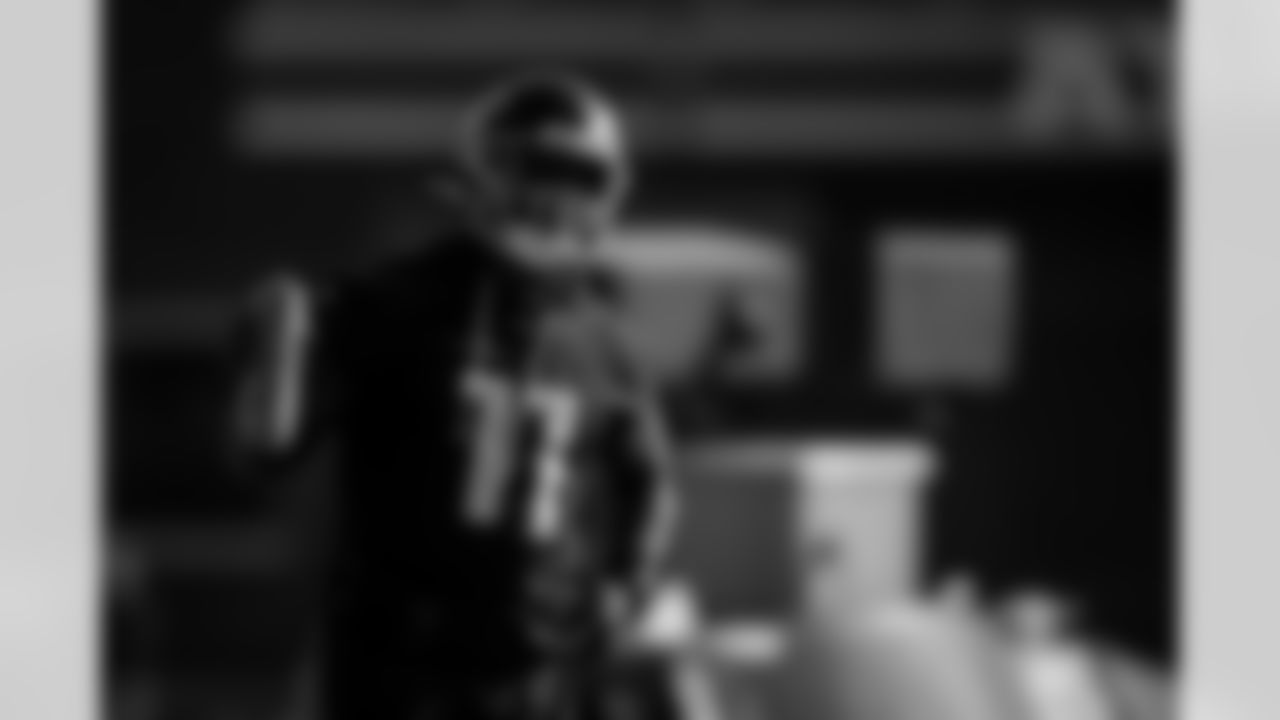 Atlanta Falcons edge rusher Jalon Walker #11 with a Gatorade water bottle during practice at Atlanta Falcons Training Facility in Flowery Branch, Georgia, on Wednesday, November 26, 2025. (Photo by Taylor McLaughlin/Atlanta Falcons)