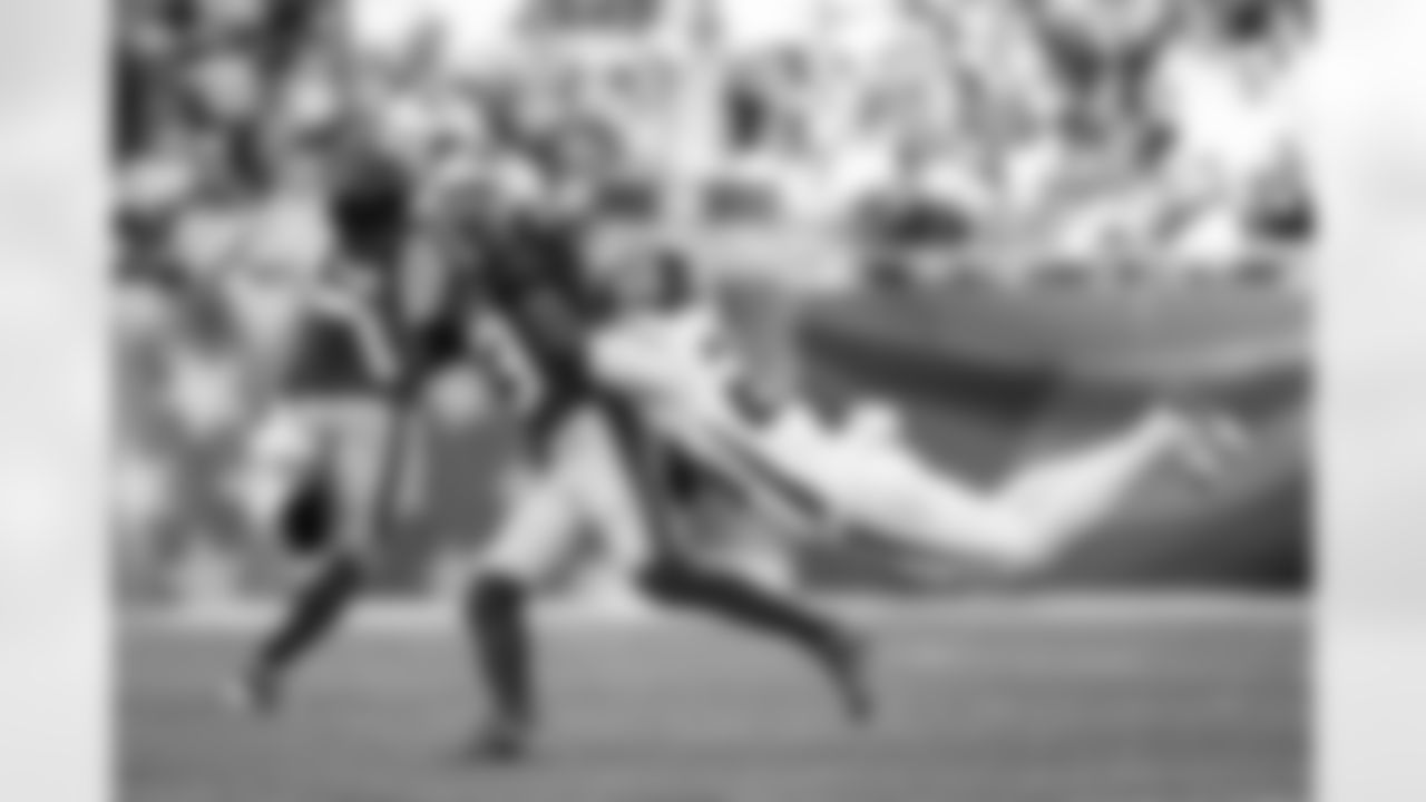 Atlanta Falcons cornerback Dee Alford #20 makes a tackle during the Week 9 Game against the New England Patriots at Gillette Stadium in Foxborough, Massachusetts on Sunday, November 2, 2025. (Photo by Jay Bendlin/Atlanta Falcons)