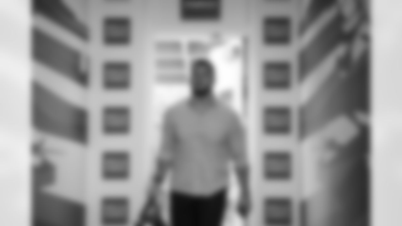 Atlanta Falcons tackle Jake Matthews #70 arrives before the Week 18 Game against the New Orleans Saints at Mercedes-Benz Stadium in Atlanta, Georgia on Sunday, January 4, 2026. (Photo by Jay Bendlin/Atlanta Falcons)