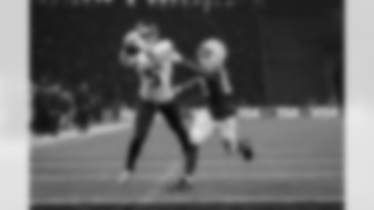 Atlanta Falcons wide receiver Drake London #5 catches a touchdown pass during the second quarter of the Week 10 Game against the Indianapolis Colts at Olympic Stadium in Berlin, Germany on Sunday, November 9, 2025. (Photo by Taylor McLaughlin/Atlanta Falcons)