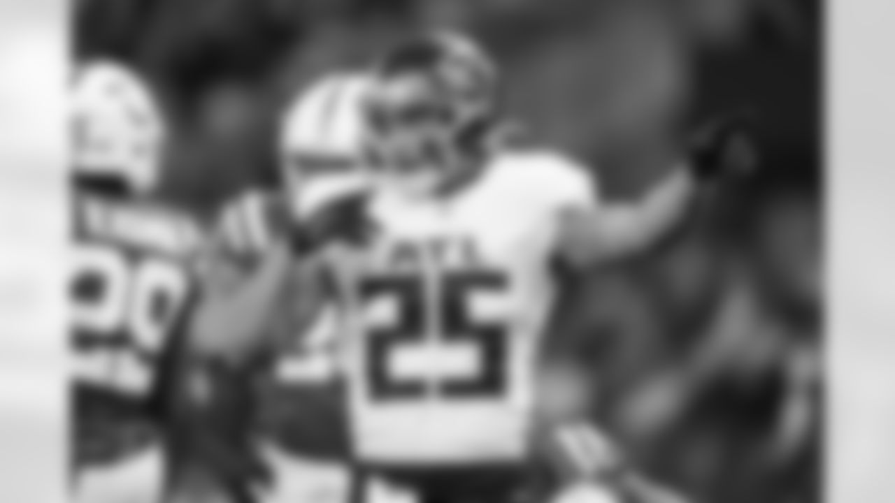 Atlanta Falcons running back Tyler Allgeier #25 scores a touchdown during the Week 10 Game against the Indianapolis Colts at Olympic Stadium in Berlin, Germany on Sunday, November 9, 2025. (Photo by Brandon Magnus/Atlanta Falcons)