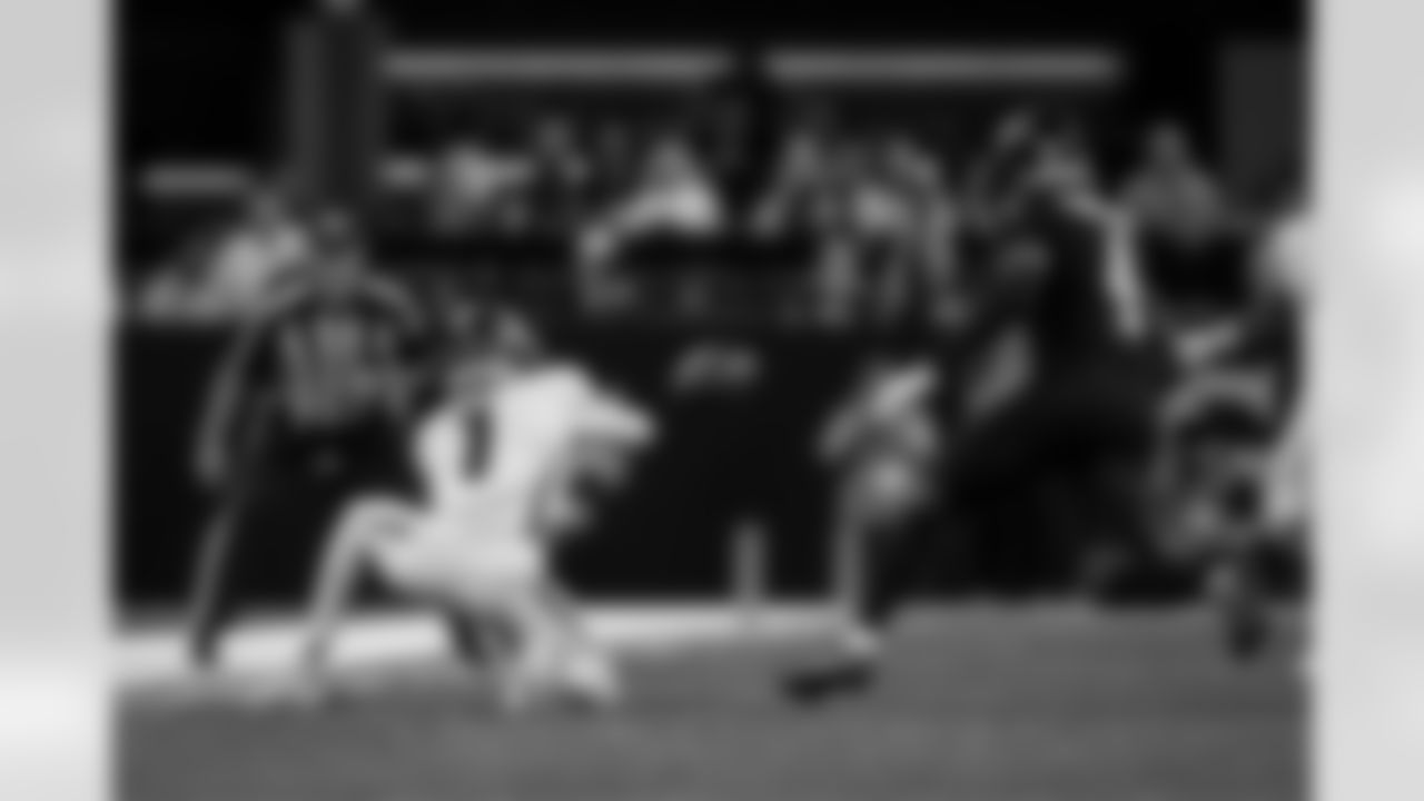 Atlanta Falcons wide receiver Darnell Mooney #1 makes a catch during the Week 12 Game against the New Orleans Saints at Caesars Superdome in New Orleans, Louisiana on Sunday, November 23, 2025. (Photo by Taylor McLaughlin/Atlanta Falcons)