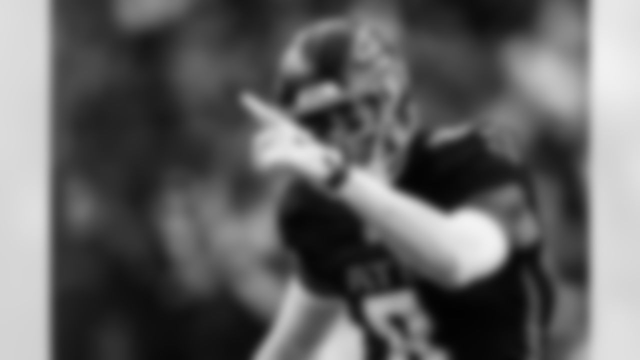 Atlanta Falcons tight end Kyle Pitts Sr. #8 reacts after a first down during the second quarter of the Week 16 Game against the Arizona Cardinals at State Farm Stadium in Glendale, Arizona on Sunday, December 21, 2025. (Photo by Jay Bendlin/Atlanta Falcons)