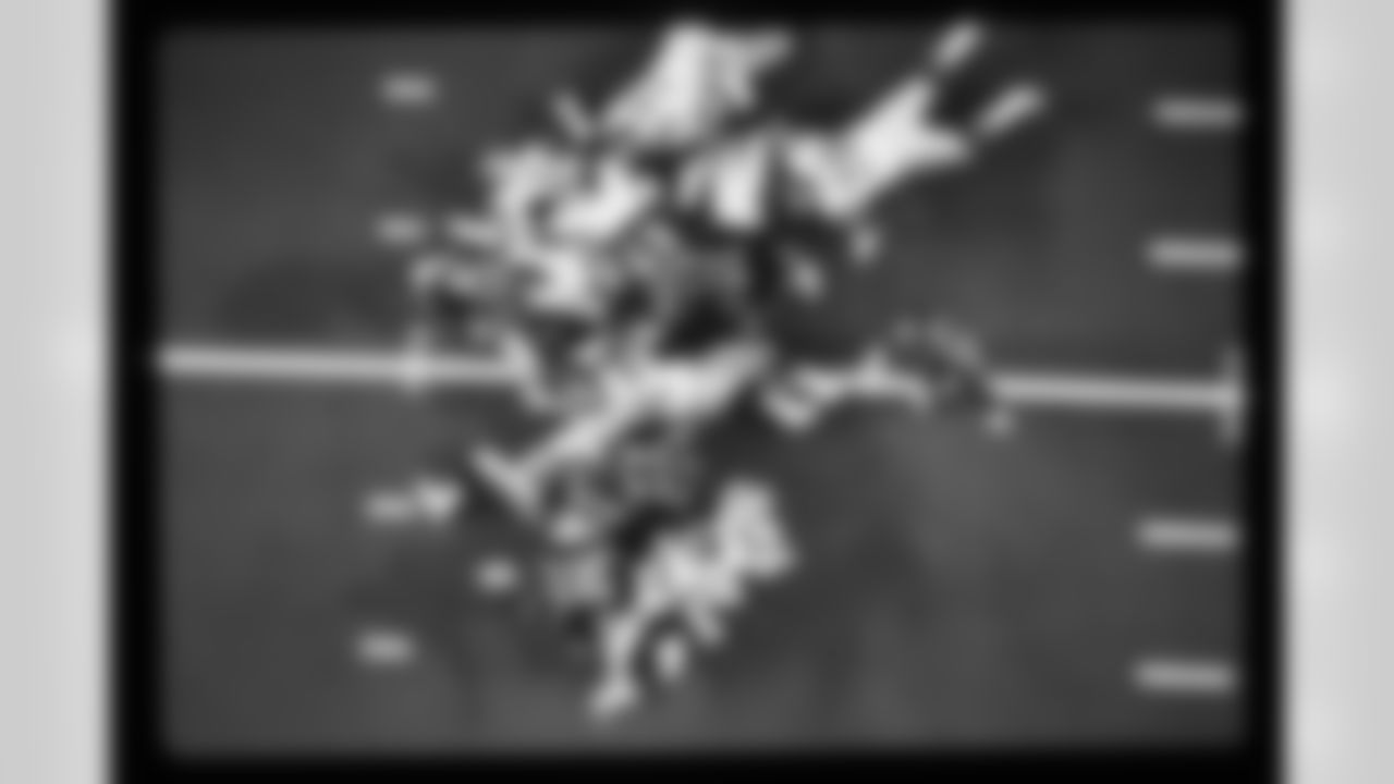 Atlanta Falcons offensive line during the game in Atlanta against the Los Angeles Rams on November 1, 1992. (Photo by Jimmy Cribb)