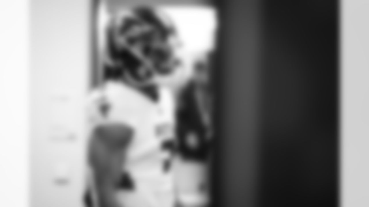 Atlanta Falcons running back Bijan Robinson #7 prepares in the locker room before the Week 10 Game against the Indianapolis Colts at Olympic Stadium in Berlin, Germany on Sunday, November 9, 2025. (Photo by Jay Bendlin/Atlanta Falcons)