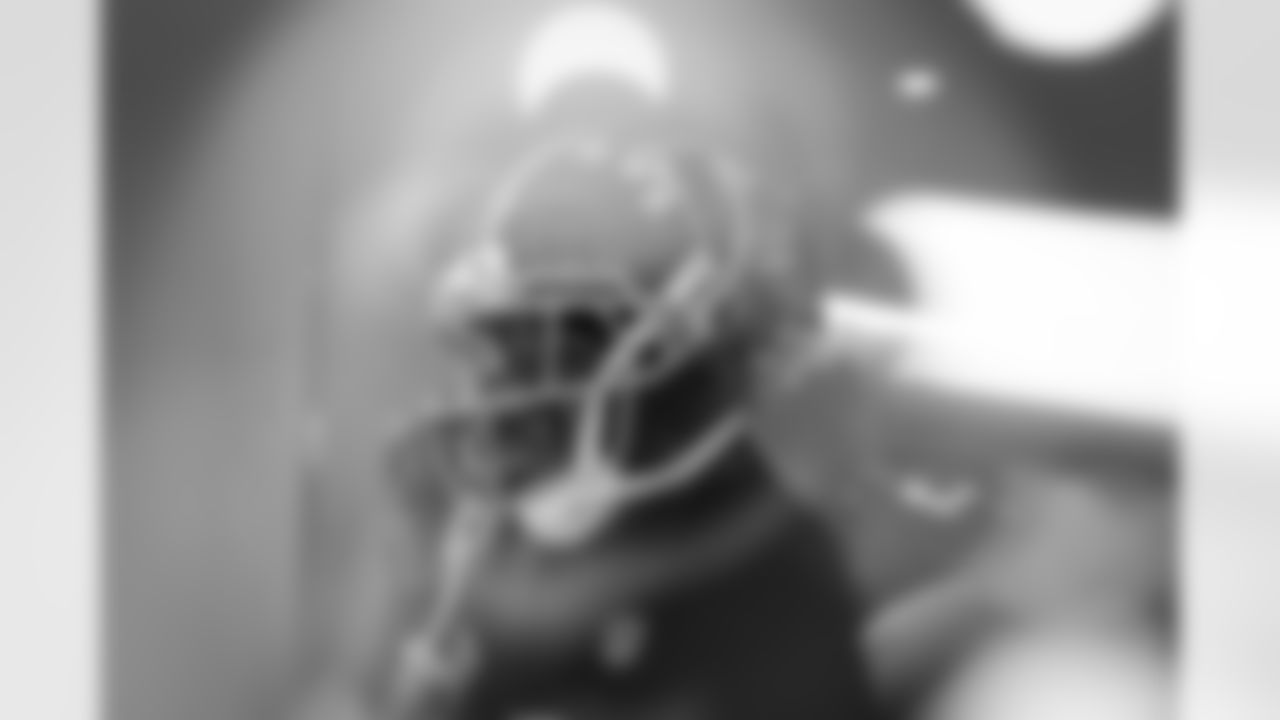 Atlanta Falcons cornerback Dee Alford #20 prepares in the locker room before the Week 17 Game against the Los Angeles Rams at Mercedes-Benz Stadium in Atlanta, Georgia on Monday, December 29, 2025. (Photo by Jay Bendlin/Atlanta Falcons)