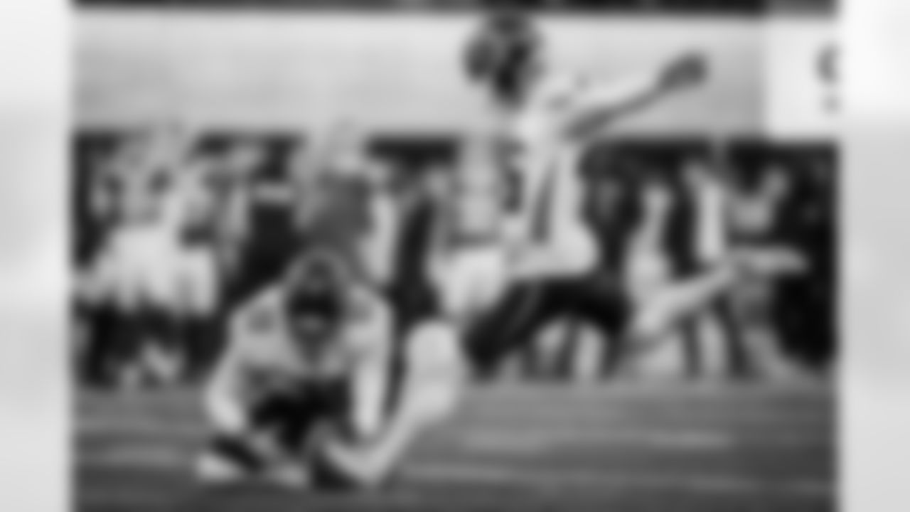 Atlanta Falcons kicker Zane Gonzalez #45 kicks an extra point during the Week 13 Game against the New York Jets at Metlife Stadium in East Rutherford, New Jersey on Sunday, November 30, 2025. (Photo by Jay Bendlin/Atlanta Falcons)