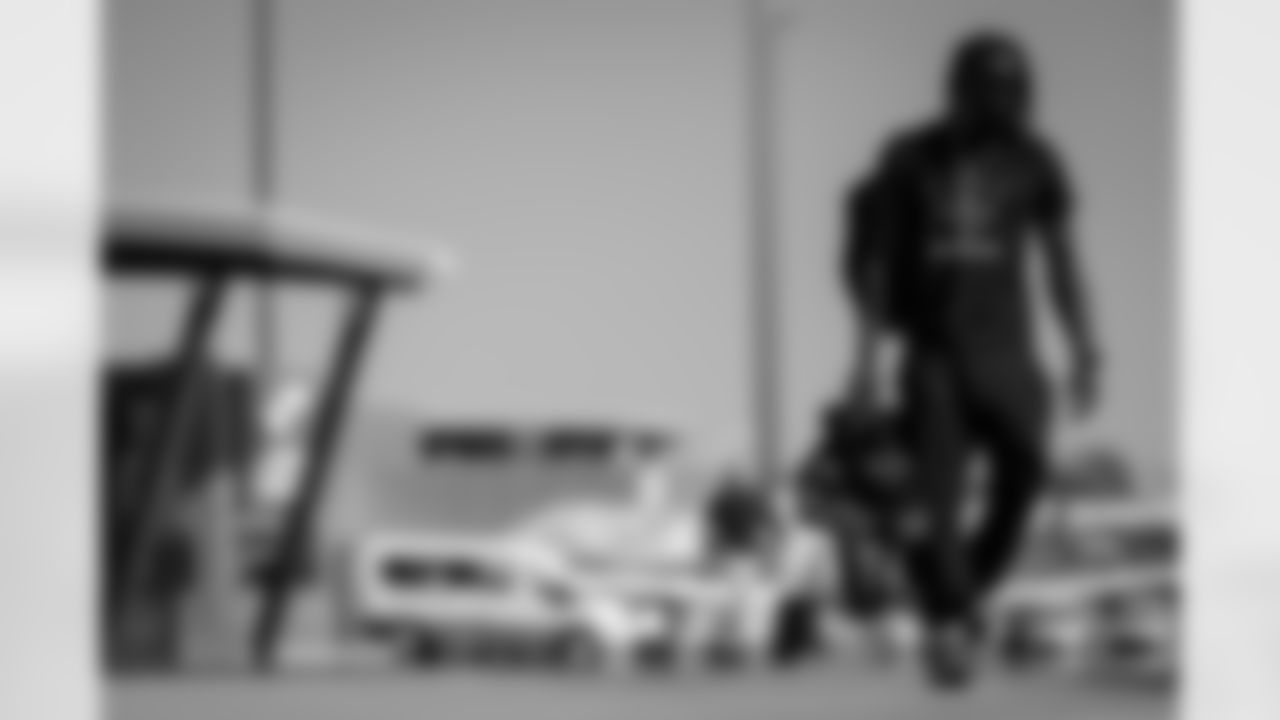 Atlanta Falcons inside linebacker Ronnie Harrison #36 boards the plane at Hartsfield-Jackson International Airport in Atlanta, Ga. on Saturday, November 1, 2025. (Photo by Jay Bendlin/Atlanta Falcons)