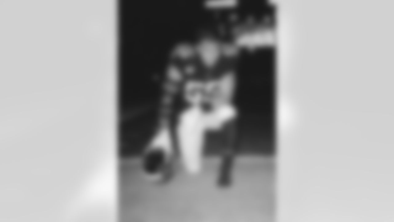 Atlanta Falcons inside linebacker Kaden Elliss #55 during the Week 15 Game against the Tampa Bay Buccaneers at Raymond James Stadium in Tampa, Florida on Thursday, December 11, 2025. (Photo by Brandon Magnus/Atlanta Falcons)