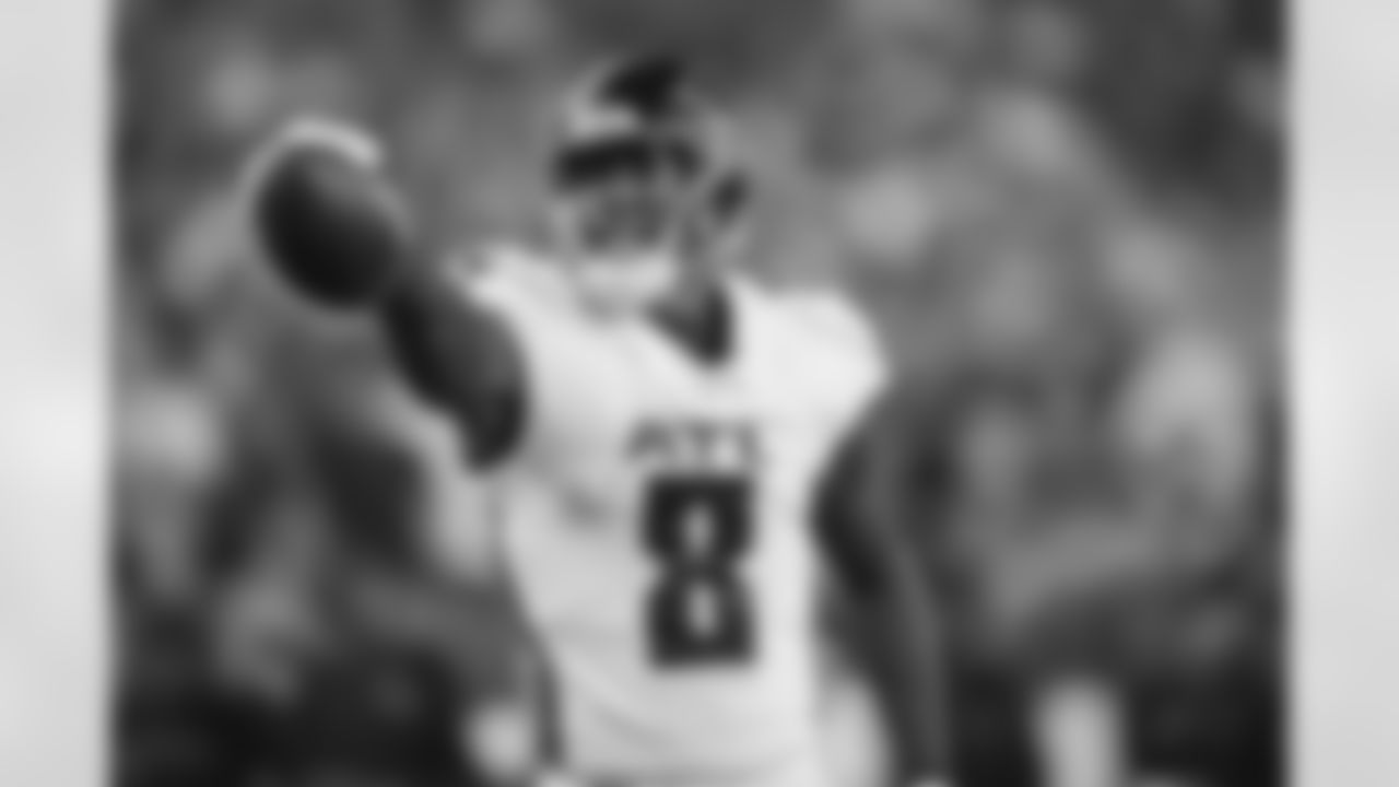 Atlanta Falcons tight end Kyle Pitts Sr. #8 reacts after a first down during the Week 2 Game against the Minnesota Vikings at U.S. Bank Stadium in Minneapolis, Minnesota on Sunday, September 14, 2025. (Photo by Jay Bendlin/Atlanta Falcons)