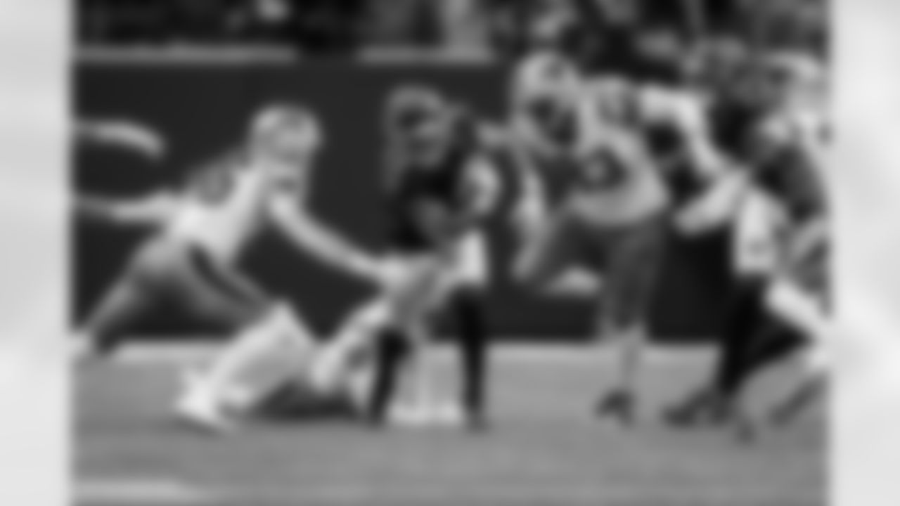 Atlanta Falcons running back Bijan Robinson #7 carries the ball during the Week 11 Game against the Carolina Panthers at Mercedes-Benz Stadium in Atlanta, Georgia on Sunday, November 16, 2025. (Photo by Taylor McLaughlin/Atlanta Falcons)