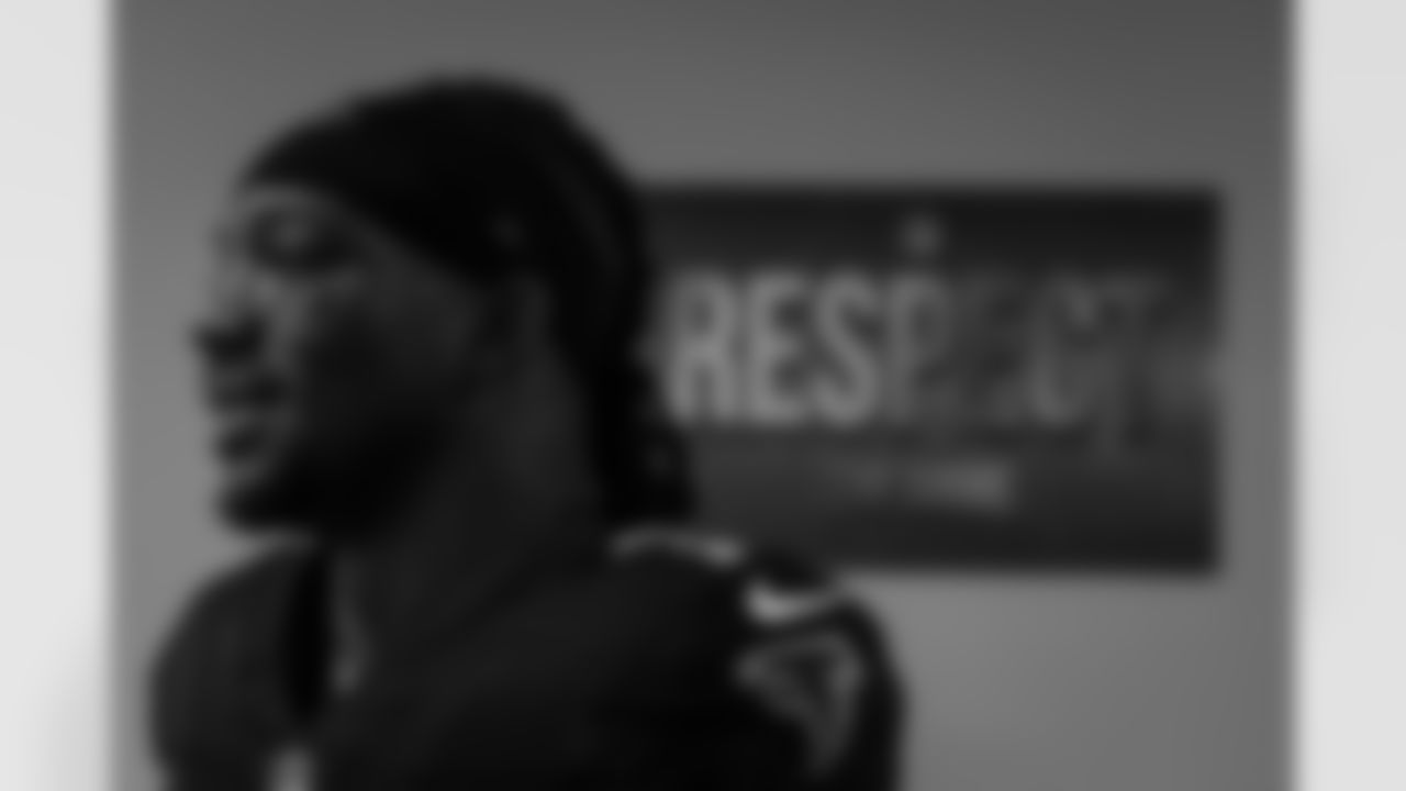 Atlanta Falcons running back Bijan Robinson #7 prepares in the locker room before the Week 18 Game against the New Orleans Saints at Mercedes-Benz Stadium in Atlanta, Georgia on Sunday, January 4, 2026. (Photo by Brandon Magnus/Atlanta Falcons)