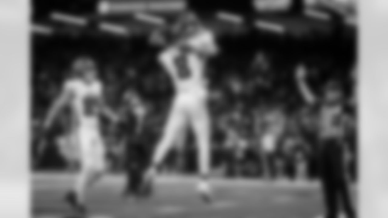 Atlanta Falcons wide receiver David Sills V #87 celebrates with teammates after a touchdown catch during the Week 12 Game against the New Orleans Saints at Caesars Superdome in New Orleans, Louisiana on Sunday, November 23, 2025. (Photo by Jay Bendlin/Atlanta Falcons)