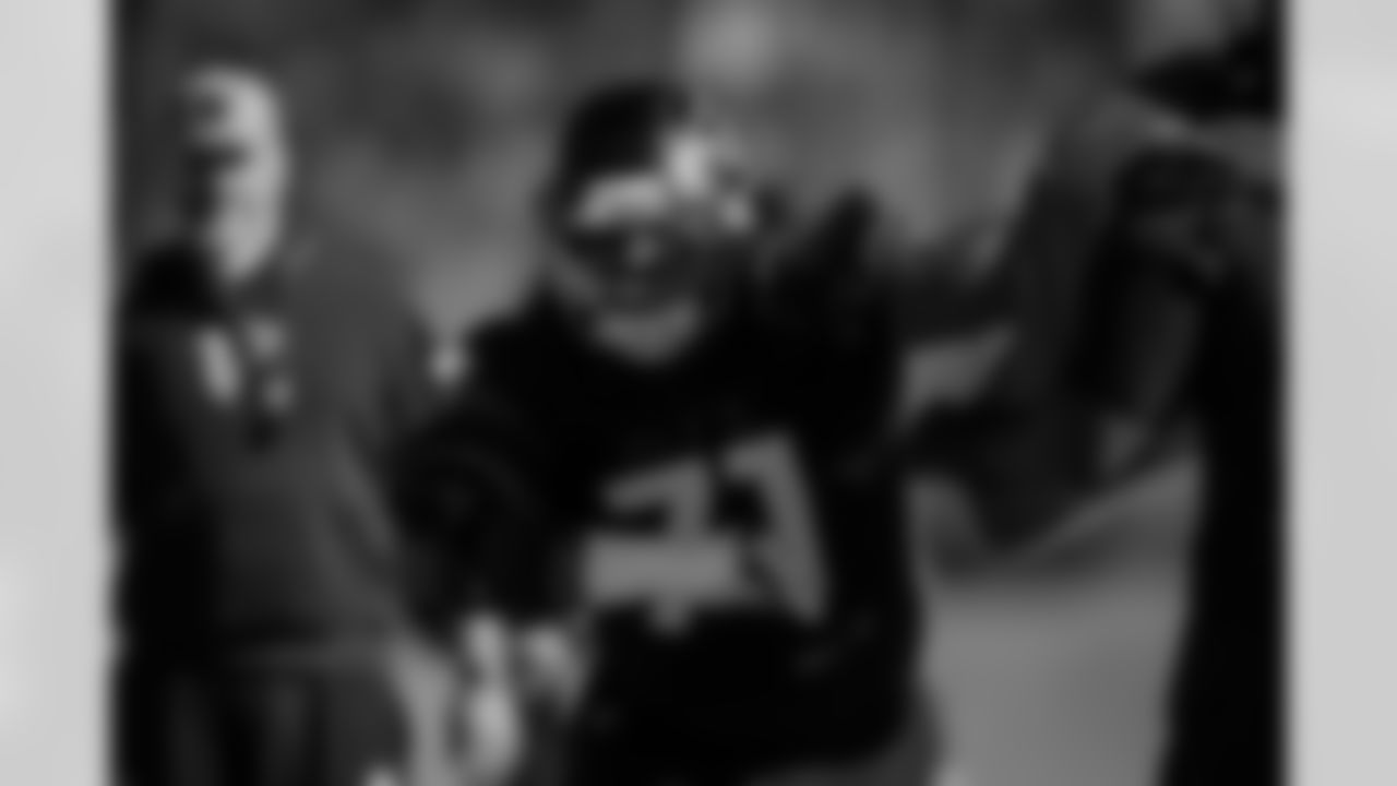 Atlanta Falcons offensive lineman Elijah Wilkinson #71 during practice at Atlanta Falcons Training Facility in Flowery Branch, Georgia, on Thursday, January 1, 2026. (Photo by Taylor McLaughlin/Atlanta Falcons)