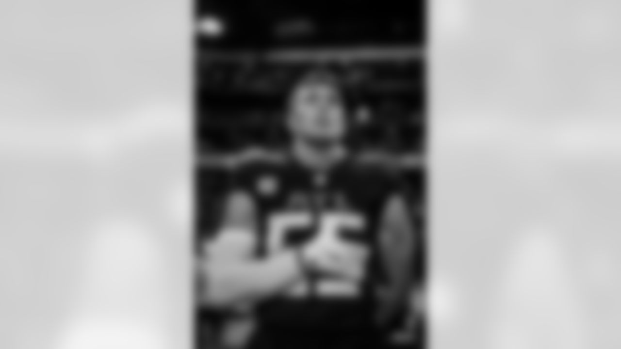 Atlanta Falcons inside linebacker Kaden Elliss #55 during the National Anthem before the Week 8 Game against the Miami Dolphins at Mercedes-Benz Stadium in Atlanta, Georgia on Sunday, October 26, 2025. (Photo by Brandon Magnus/Atlanta Falcons)