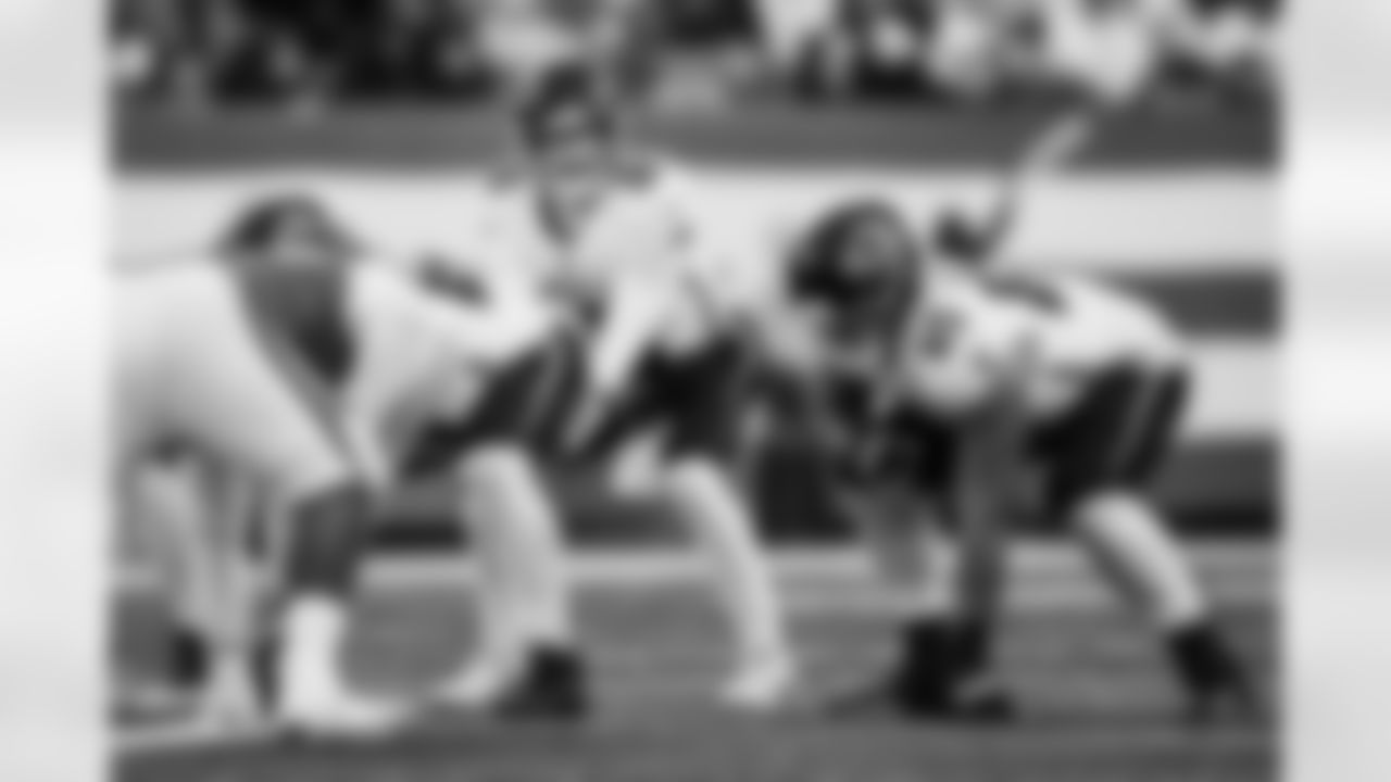 Atlanta Falcons quarterback Kirk Cousins #18 prepares to take a snap during the first quarter of the Week 13 Game against the New York Jets at Metlife Stadium in East Rutherford, New Jersey on Sunday, November 30, 2025. (Photo by Caean Couto/Atlanta Falcons)