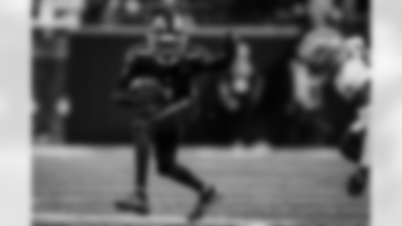 Atlanta Falcons wide receiver Darnell Mooney #1 during the Week 18 Game against the New Orleans Saints at Mercedes-Benz Stadium in Atlanta, Georgia on Sunday, January 4, 2026. (Photo by Brandon Magnus/Atlanta Falcons)