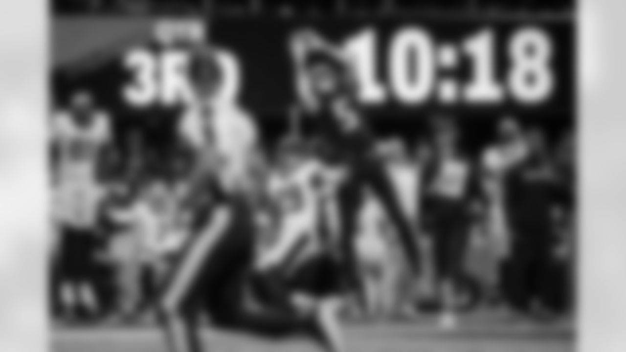 Atlanta Falcons wide receiver Drake London #5 makes a catch during the Week 18 Game against the New Orleans Saints at Mercedes-Benz Stadium in Atlanta, Georgia on Sunday, January 4, 2026. (Photo by Jay Bendlin/Atlanta Falcons)