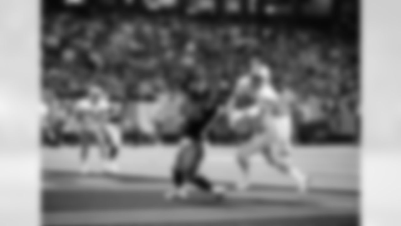 Tampa Bay Buccaneers cornerback Ricky Reynolds (29) breaks up an Atlanta Falcons Bobby Hebert pass in the end zone to wide receiver Andre Rison (80) in the fourth quarter of play at the Georgia Dome in Atlanta, Oct. 31, 1993. The Falcons gave up numerous 4th quarter scoring opportunities in their 31-24 loss to the Bucs. (AP Photo/John Bazemore)