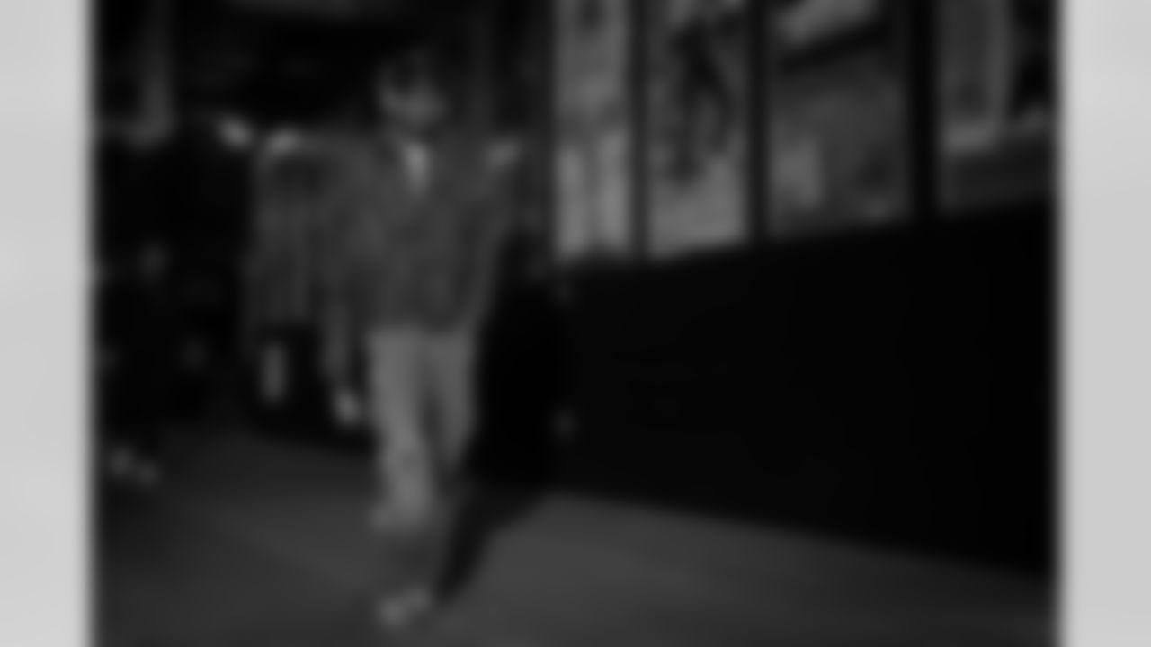 Atlanta Falcons edge rusher Leonard Floyd #56 arrives before the Week 9 Game against the New England Patriots at Gillette Stadium in Foxborough, Massachusetts on Sunday, November 2, 2025. (Photo by Jay Bendlin/Atlanta Falcons)