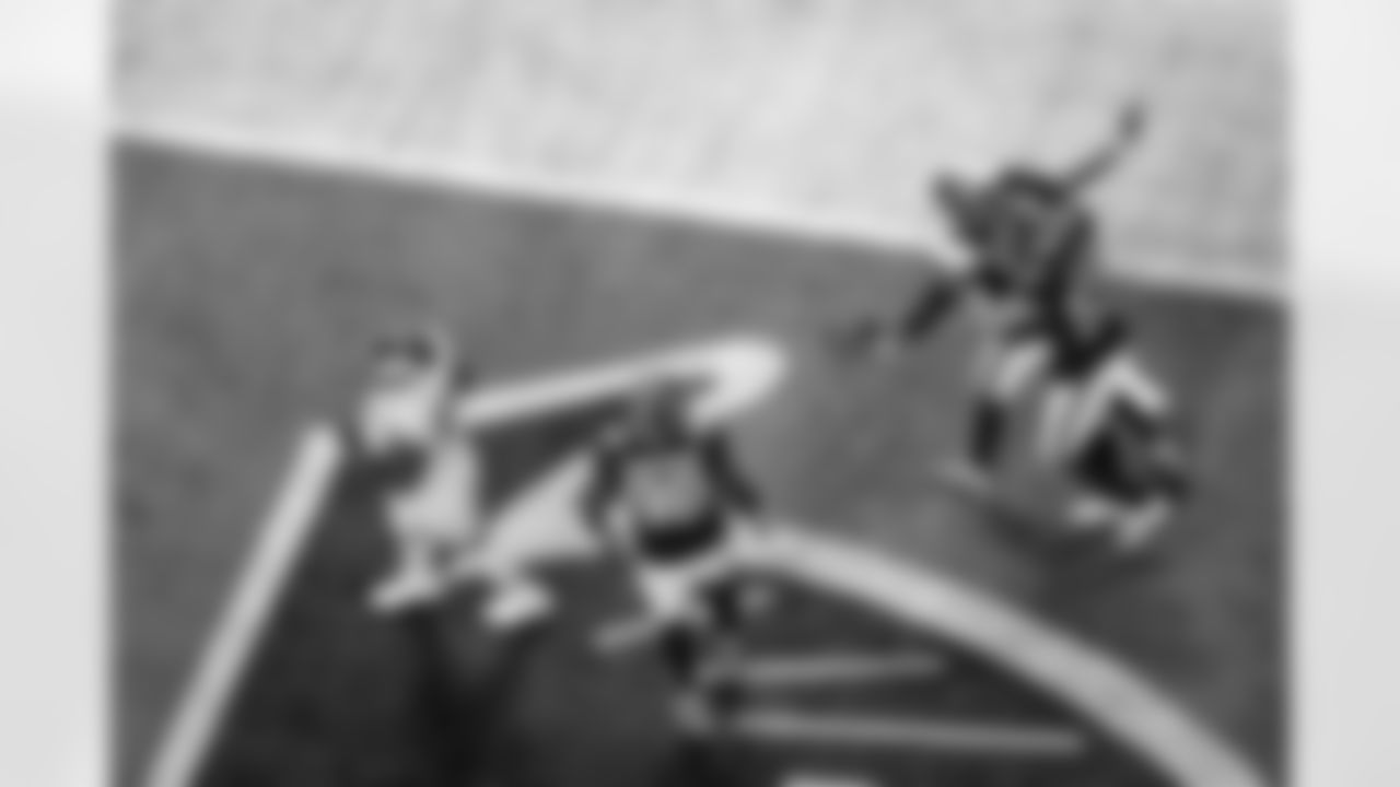 Atlanta Falcons safety Jessie Bates III #3 celebrates with Atlanta Falcons inside linebacker Kaden Elliss #55 after scoring a touchdown after an interception during the Week 17 Game against the Los Angeles Rams at Mercedes-Benz Stadium in Atlanta, Georgia on Monday, December 29, 2025. (Photo by Kevin Liles/Atlanta Falcons)