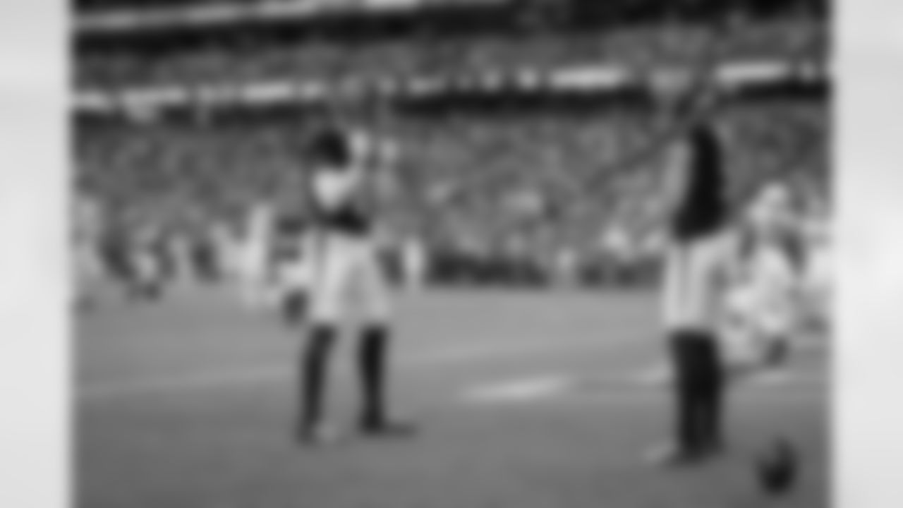 Atlanta Falcons tight end Kyle Pitts Sr. #8 celebrates with Atlanta Falcons wide receiver Drake London #5 after scoring a touchdown during the Week 16 Game against the Arizona Cardinals at State Farm Stadium in Glendale, Arizona on Sunday, December 21, 2025. (Photo by Taylor McLaughlin/Atlanta Falcons)