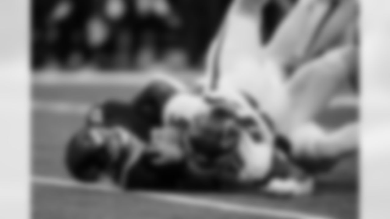 Atlanta Falcons defensive lineman Kentavius Street #93 makes a tackle during the Week 12 Game against the New Orleans Saints at Caesars Superdome in New Orleans, Louisiana on Sunday, November 23, 2025. (Photo by Taylor McLaughlin/Atlanta Falcons)