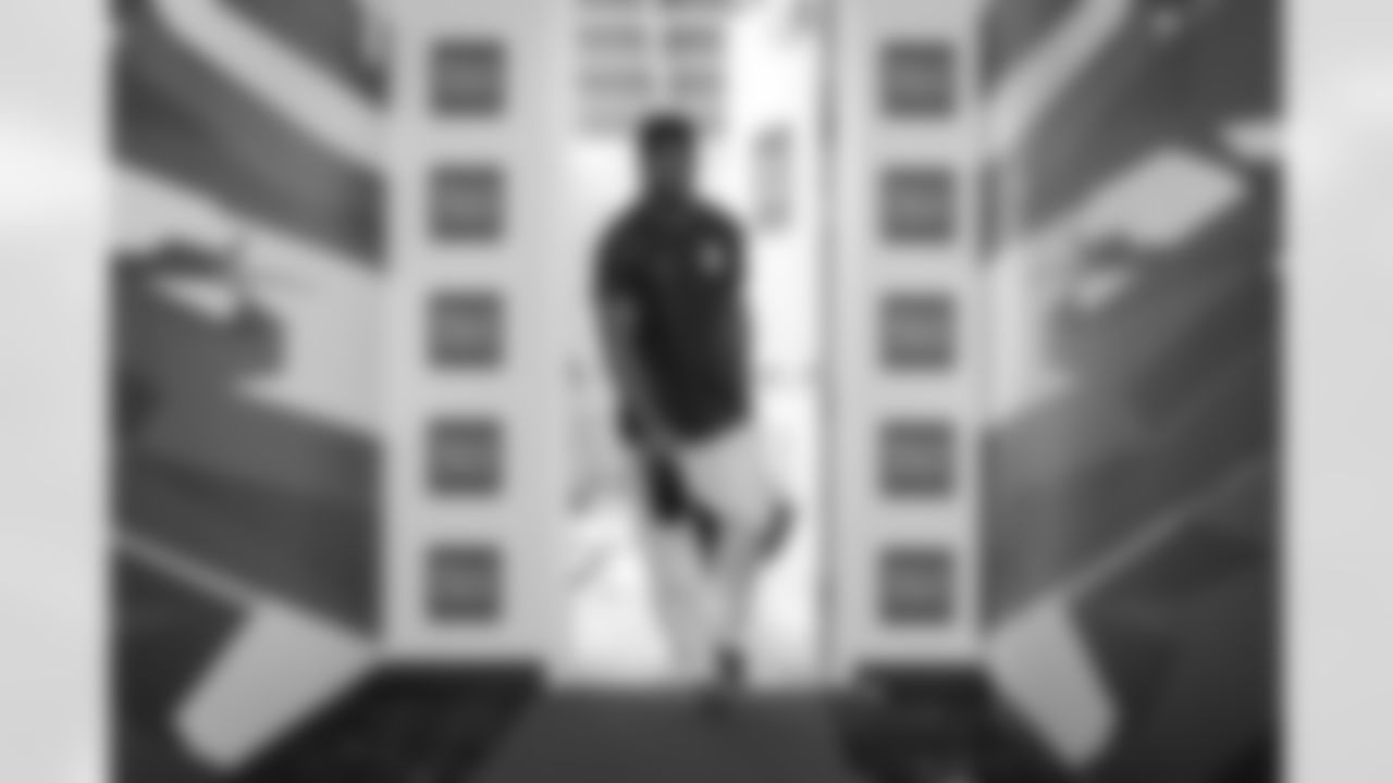 Atlanta Falcons running back Bijan Robinson #7 arrives before the Week 18 Game against the New Orleans Saints at Mercedes-Benz Stadium in Atlanta, Georgia on Sunday, January 4, 2026. (Photo by Jay Bendlin/Atlanta Falcons)