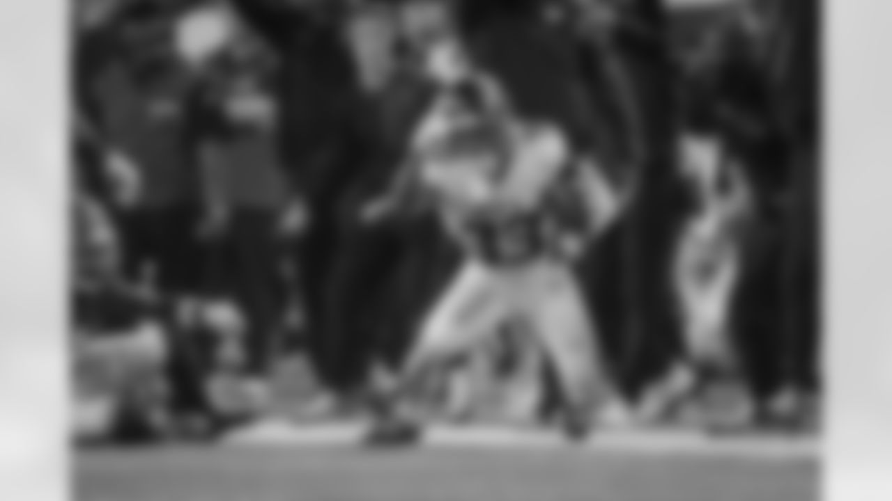 Atlanta Falcons defensive back Billy Bowman Jr. #33 intercepts the ball during the Week 2 Game against the Minnesota Vikings at U.S. Bank Stadium in Minneapolis, Minnesota on Sunday, September 14, 2025. (Photo by Jay Bendlin/Atlanta Falcons)