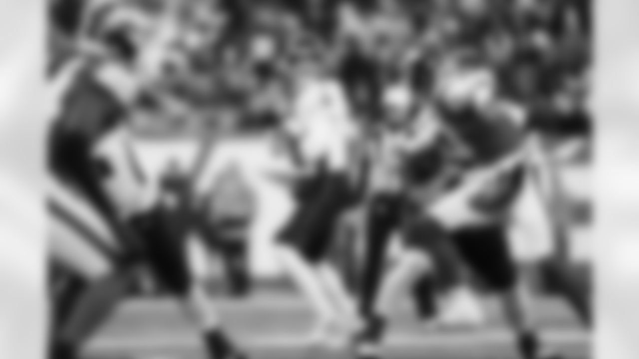 Atlanta Falcons quarterback Kirk Cousins #18 looks to pass during the first quarter of the Week 13 Game against the New York Jets at Metlife Stadium in East Rutherford, New Jersey on Sunday, November 30, 2025. (Photo by Caean Couto/Atlanta Falcons)