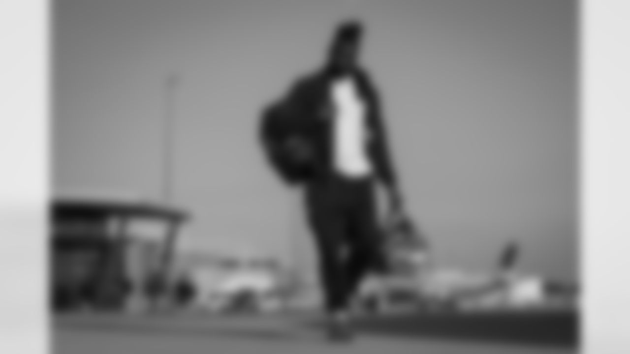 Atlanta Falcons inside linebacker Ronnie Harrison #36 boards the plane at Hartsfield-Jackson International Airport in Atlanta, Ga. on Saturday, November 22, 2025. (Photo by Jay Bendlin/Atlanta Falcons)