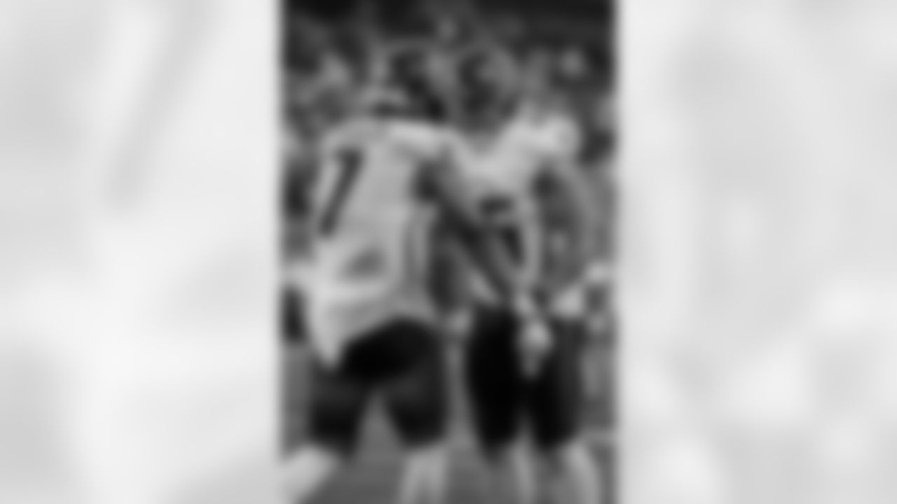 Atlanta Falcons running back Bijan Robinson #7 celebrates after a touchdown during the third quarter of the Week 13 Game against the New York Jets at Metlife Stadium in East Rutherford, New Jersey on Sunday, November 30, 2025. (Photo by Taylor McLaughlin/Atlanta Falcons)