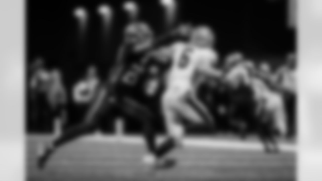 Atlanta Falcons edge rusher James Pearce Jr. #27 makes a record breaking sack during the Week 18 Game against the New Orleans Saints at Mercedes-Benz Stadium in Atlanta, Georgia on Sunday, January 4, 2026. (Photo by Brandon Magnus/Atlanta Falcons)