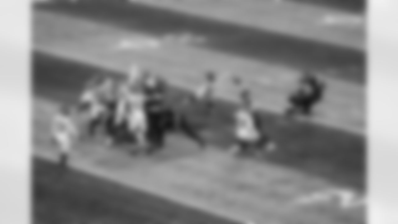 Atlanta Falcons kicker Zane Gonzalez #45 kicks a field goal during the first quarter of the Week 14 Game against the Seattle Seahawks at Mercedes-Benz Stadium in Atlanta, Georgia on Sunday, December 7, 2025. (Photo by AJ Reynolds/Atlanta Falcons)