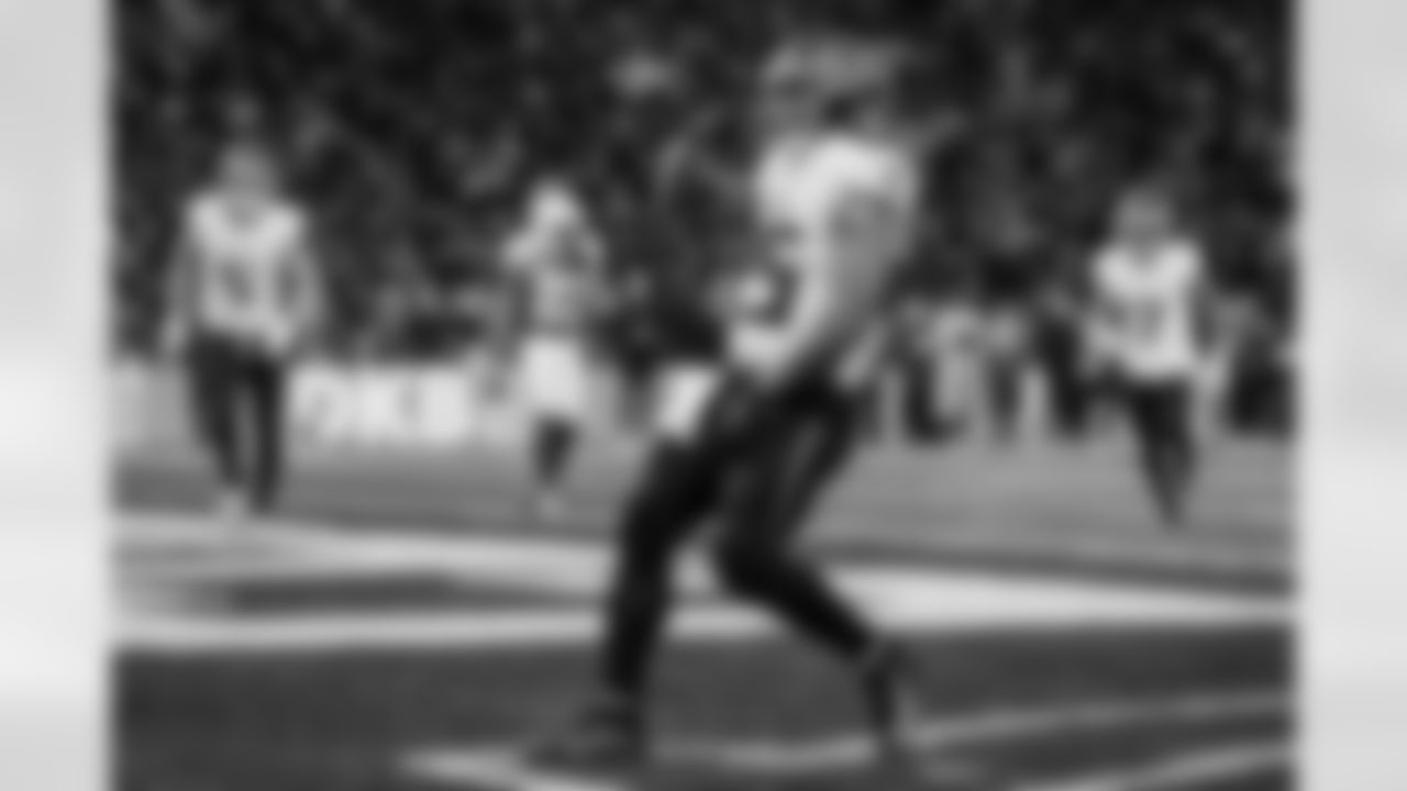 Atlanta Falcons running back Tyler Allgeier #25 celebrates after a touchdown during the first quarter of the Week 10 Game against the Indianapolis Colts at Olympic Stadium in Berlin, Germany on Sunday, November 9, 2025. (Photo by Taylor McLaughlin/Atlanta Falcons)