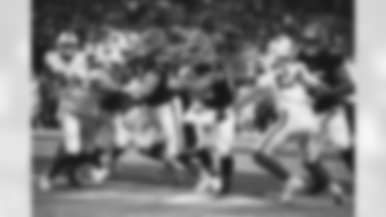 Atlanta Falcons running back Tyler Allgeier #25 runs the ball during the Week 6 Game against the Buffalo Bills at Mercedes-Benz Stadium in Atlanta, Ga. on Monday, October 13, 2025. (Photo by Brandon Magnus/Atlanta Falcons)