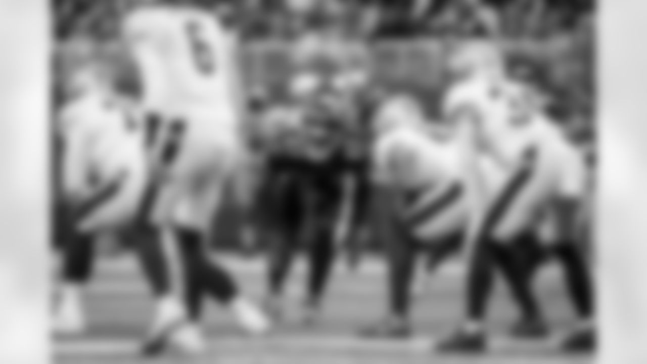 Atlanta Falcons edge rusher James Pearce Jr. #27 on the line of scrimmage during the Week 18 Game against the New Orleans Saints at Mercedes-Benz Stadium in Atlanta, Georgia on Sunday, January 4, 2026. (Photo by Matthew Grimes/Atlanta Falcons)