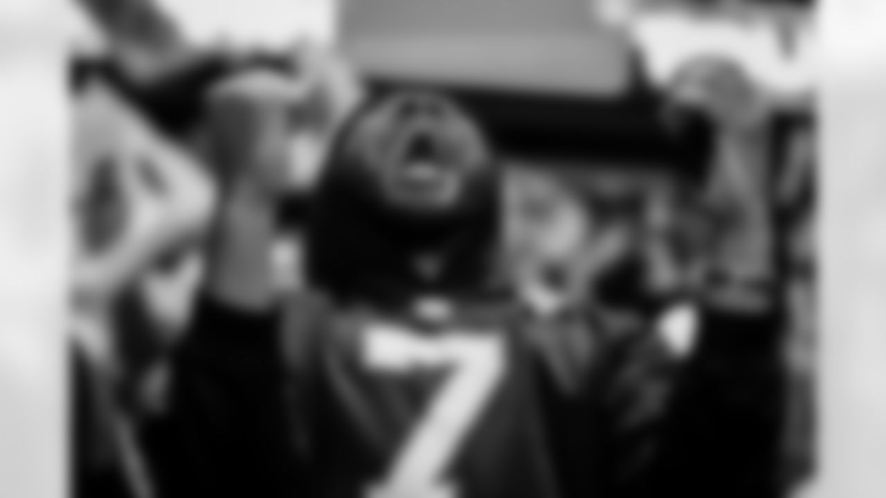 An Atlanta Falcons fan cheers during the Week 17 Game against the Los Angeles Rams at Mercedes-Benz Stadium in Atlanta, Georgia on Monday, December 29, 2025. (Photo by Abby Mangum/Atlanta Falcons)