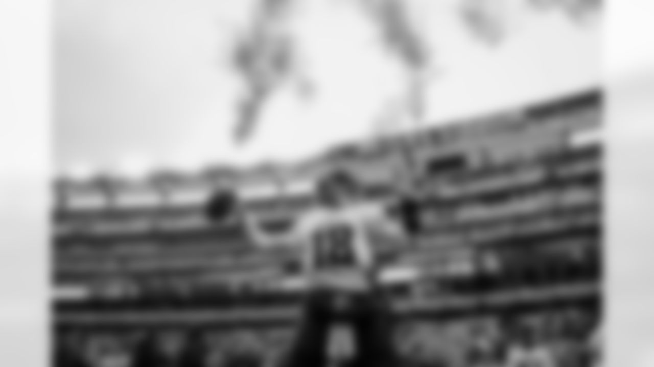 Atlanta Falcons quarterback Kirk Cousins #18 warms up before the Week 13 Game against the New York Jets at Metlife Stadium in East Rutherford, New Jersey on Sunday, November 30, 2025. (Photo by Jay Bendlin/Atlanta Falcons)