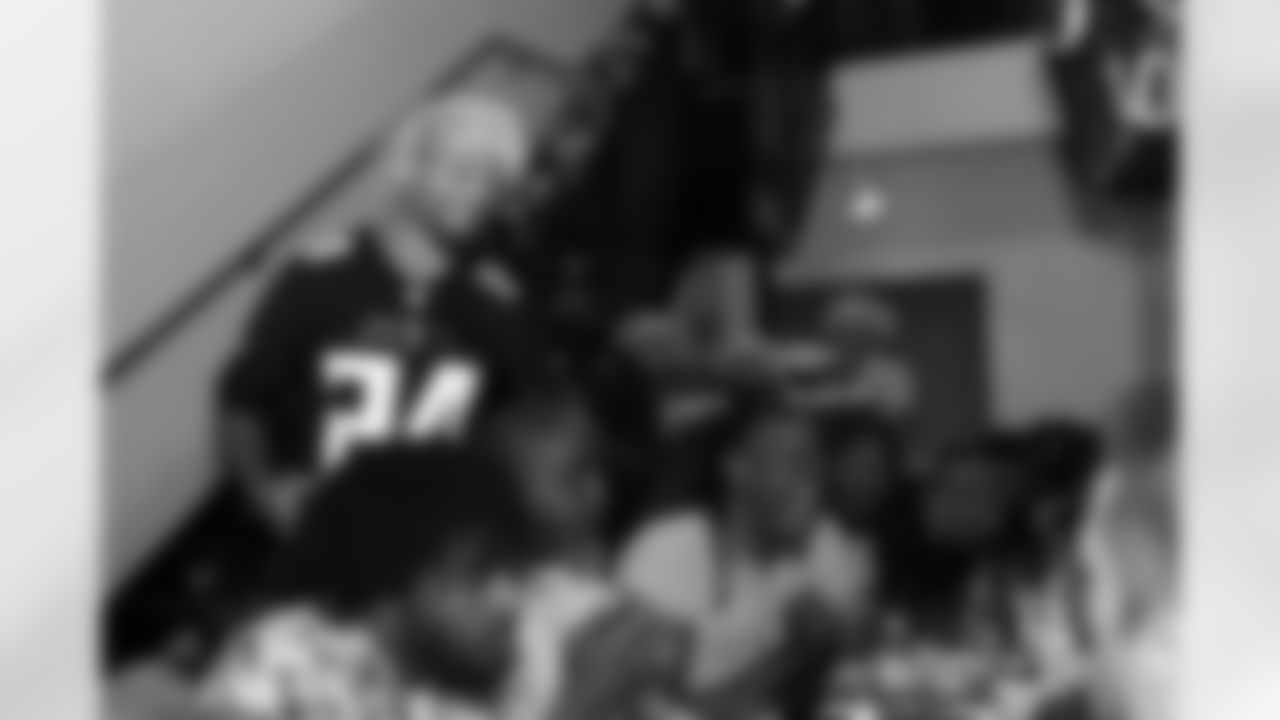 Scenes from AJ Terrell Jr.'s Atlanta Mission Dinner at Atlanta Mission: The Shepherd's Inn in Atlanta, Ga. on Tuesday, November 25, 2025. (Photo by Steven Burroughs/Atlanta Falcons)