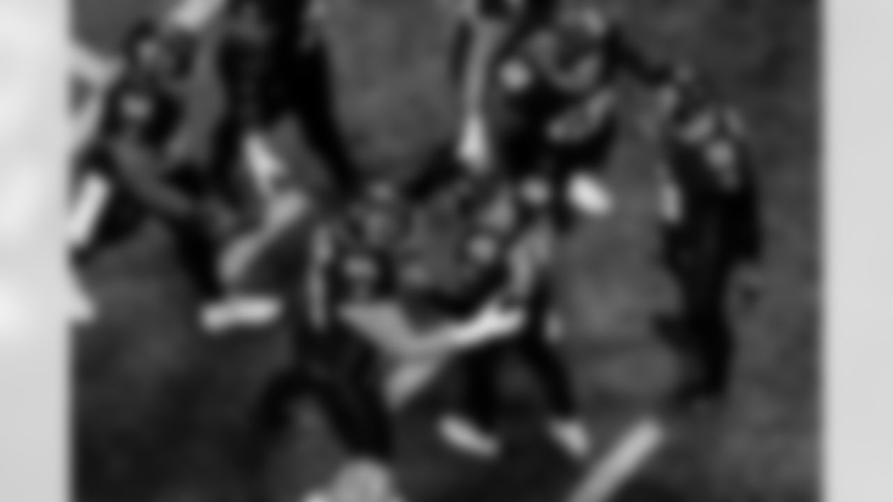 Atlanta Falcons kicker Zane Gonzalez #45 scores an extra point during the Week 18 Game against the New Orleans Saints at Mercedes-Benz Stadium in Atlanta, Georgia on Sunday, January 4, 2026. (Photo by Taylor McLaughlin/Atlanta Falcons)