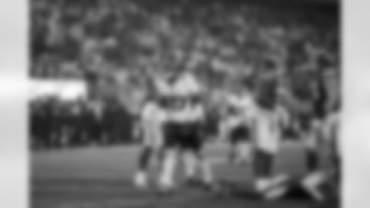 Atlanta Falcons edge rusher James Pearce Jr. #27 celebrates after a sack during the Week 13 Game against the New York Jets at Metlife Stadium in East Rutherford, New Jersey on Sunday, November 30, 2025. (Photo by Jay Bendlin/Atlanta Falcons)